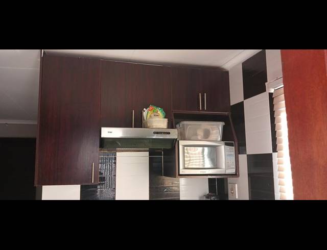 3 BEDROOM HOUSE FOR SALE IN CLAYVILLE